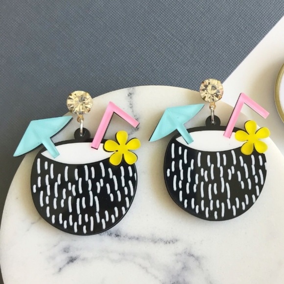 Atelier Sona Jewelry - 🌴 Coconut Tiki Earrings!